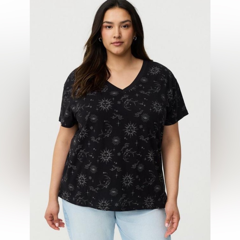 Torrid Heritage Jersey Relaxed V-Neck (Oversized 14/26)  Tee NWT